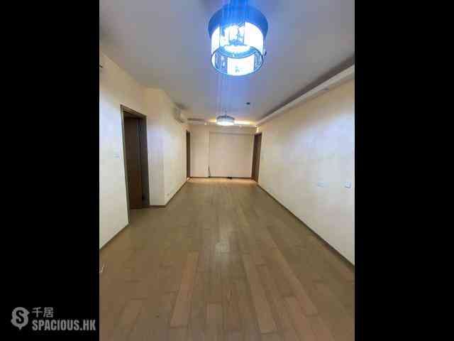 Shau Kei Wan - Island Garden Block 2 03