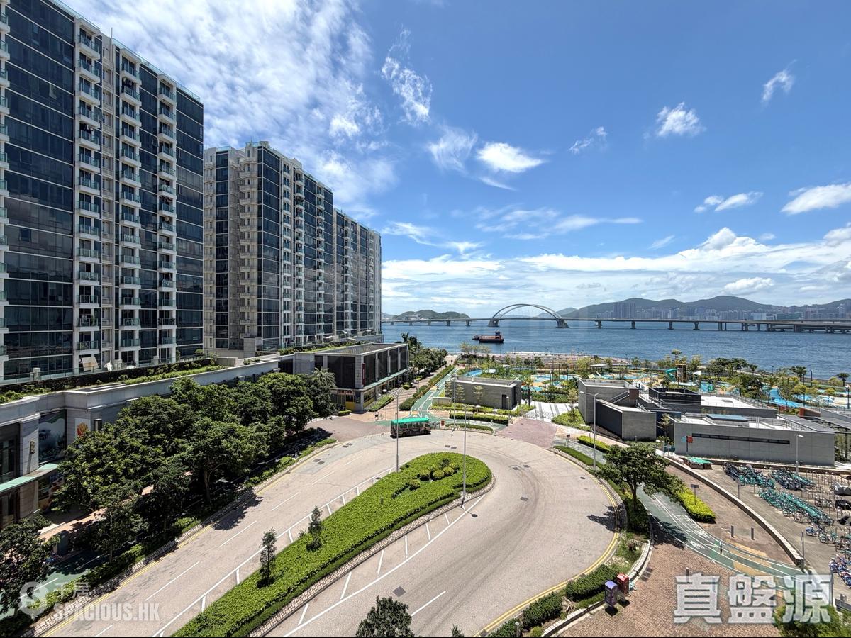 Tseung Kwan O - The Wings Ocean Wings Block 8 01