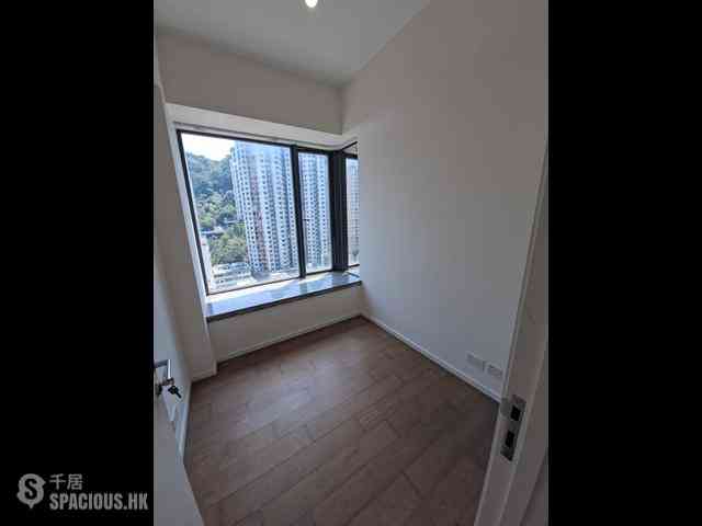 Tai Hang - The Warren 01