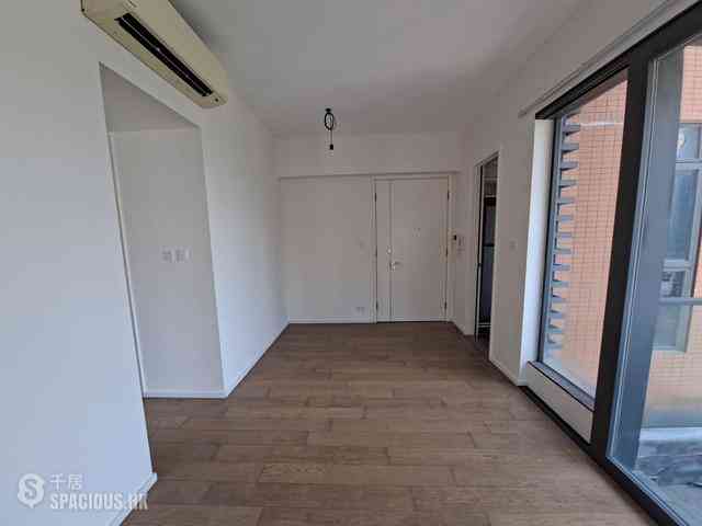Tai Hang - The Warren 13