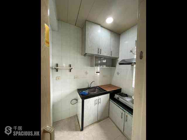 Sai Ying Pun - Lee Wah Mansion 05