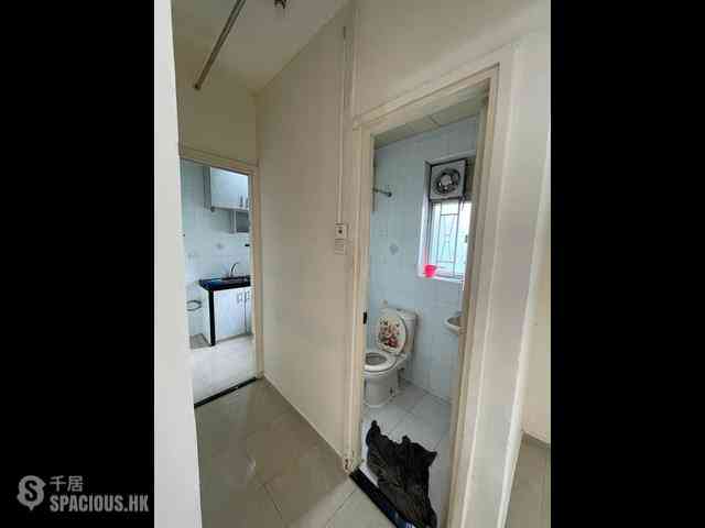 Sai Ying Pun - Lee Wah Mansion 06