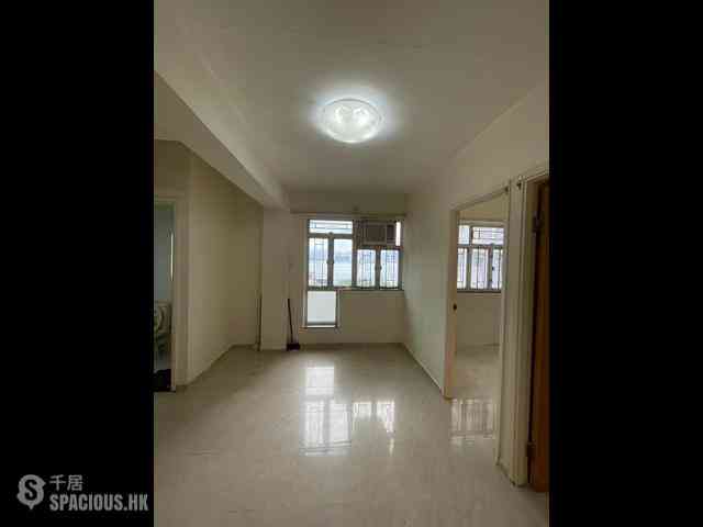 Sai Ying Pun - Lee Wah Mansion 01