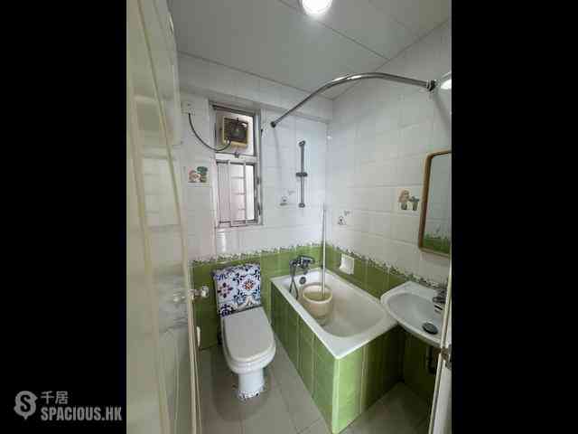 Sai Wan Ho - Lei King Wan Sites A Block 4 Kwun Fung Mansion 03