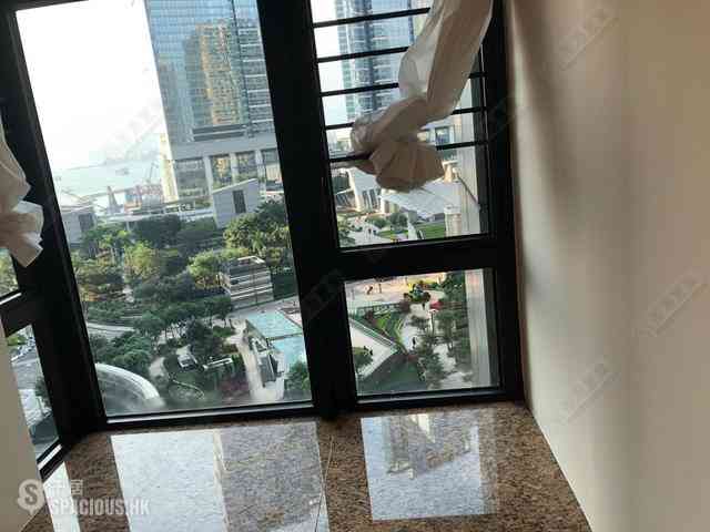 West Kowloon - The Arch 15