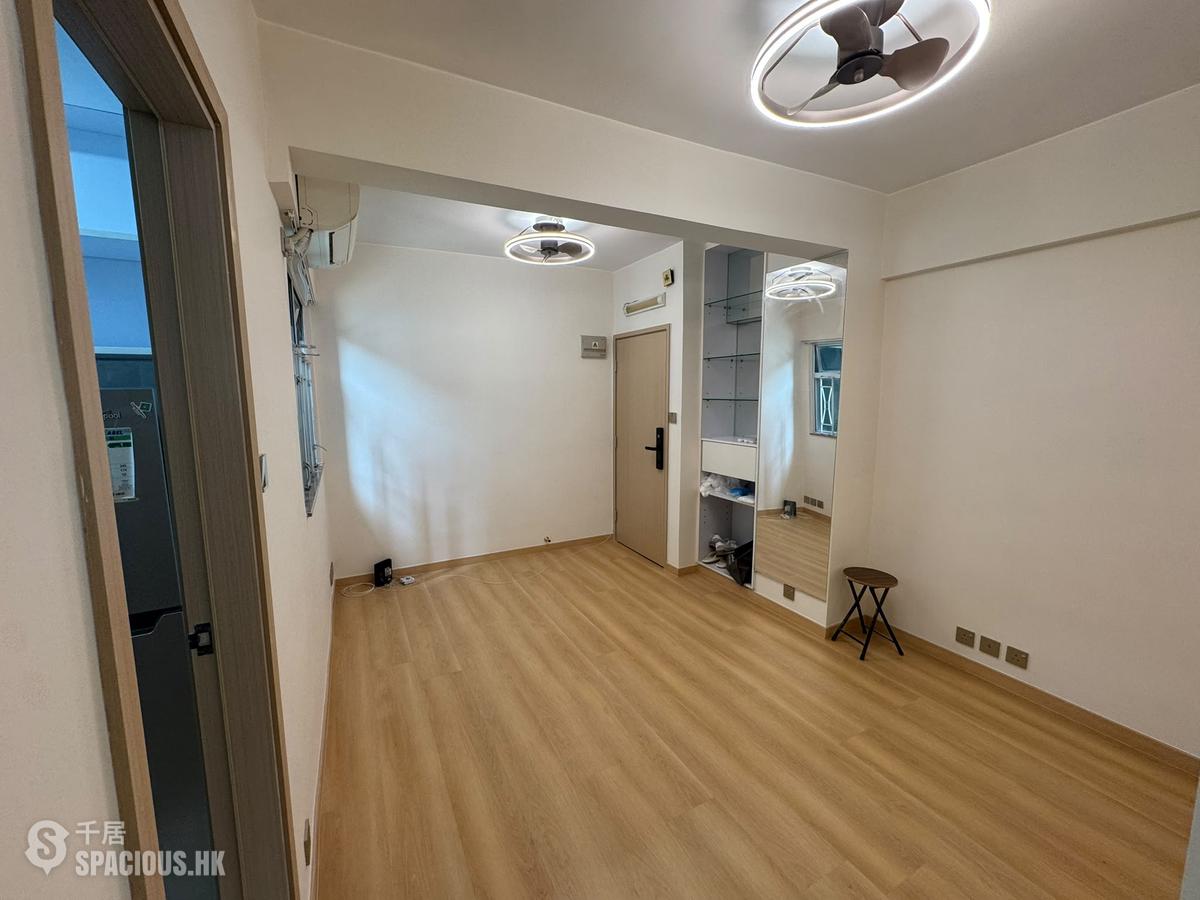 Sai Ying Pun - Kwan Yick Building 01