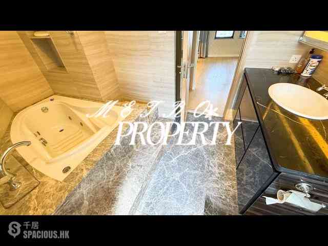 Mid Levels Central - Birchwood Place 05