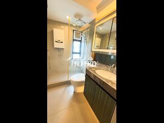 Mid Levels Central - Birchwood Place 08