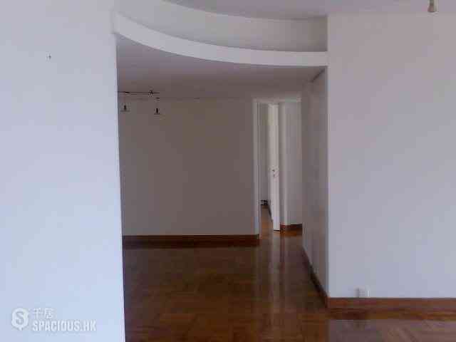 Mid Levels Central - Birchwood Place 09