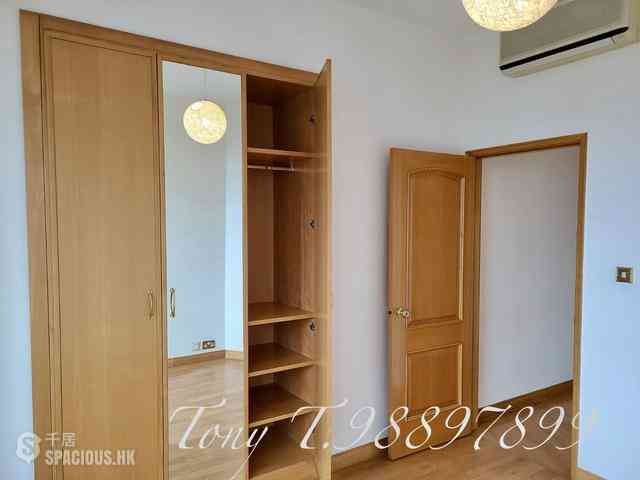 Mid Levels Central - Fairlane Tower 04