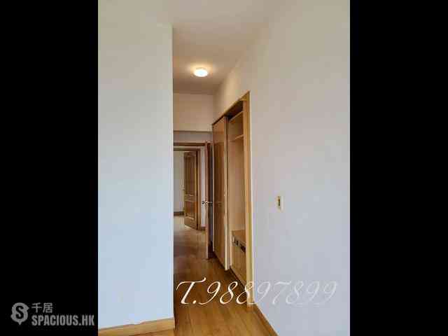 Mid Levels Central - Fairlane Tower 05