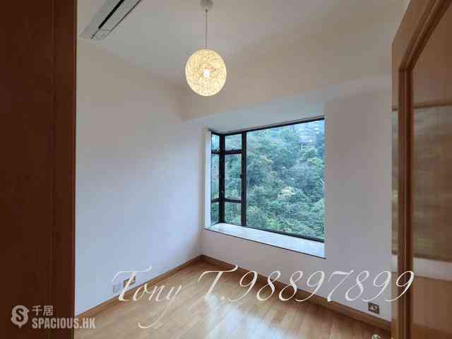 Mid Levels Central - Fairlane Tower 07