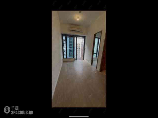 Sai Ying Pun - Des Voeux W Residence 02