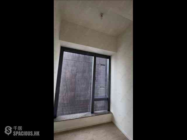Sai Ying Pun - Des Voeux W Residence 04