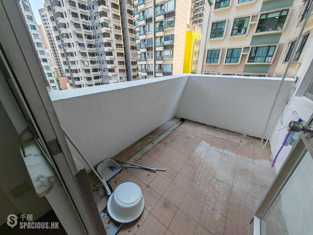 Soho - King Ho Building 01
