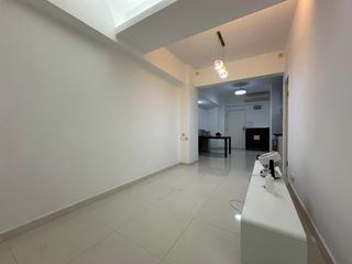 Causeway Bay - Po Wing Building Block 61-73 Lee Garden Road 03