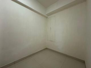 Causeway Bay - Po Wing Building Block 61-73 Lee Garden Road 08
