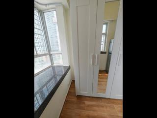 Mid Levels Central - Windsor Court 03