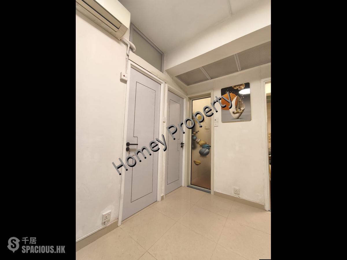 Shek Tong Tsui - Kam Ling Court Block 2 (Block B) 01