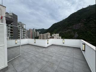 Mid Levels Central - Elegant Terrace Block 1 35