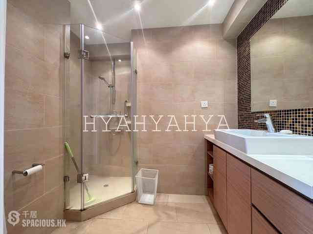 Soho - 68-70A, Hollywood Road 06