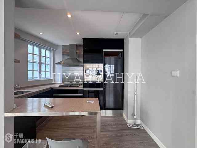 Soho - 68-70A, Hollywood Road 07