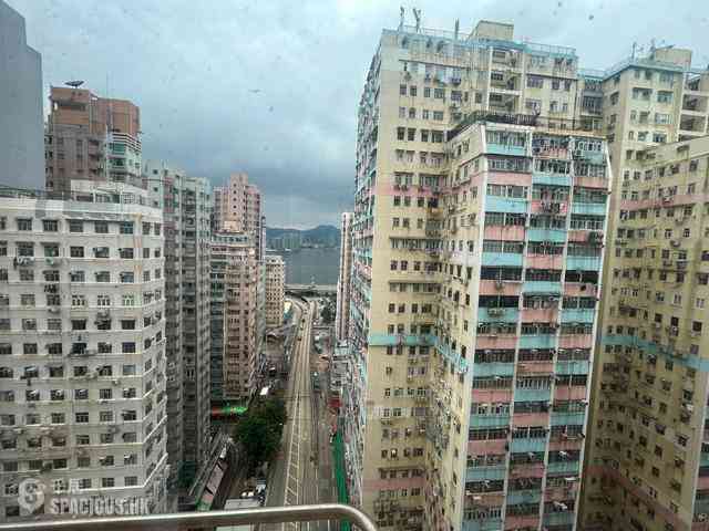 North Point - Metropole Building 12