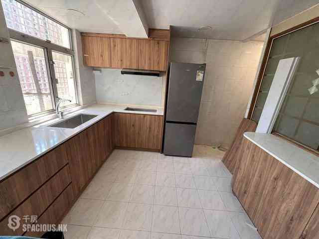 Mid Levels West - Realty Gardens 02
