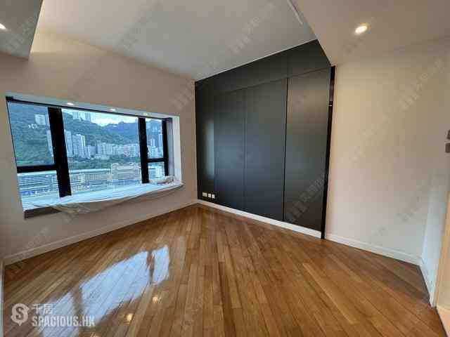 Leighton Hill - The Leighton Hill Block 1 02