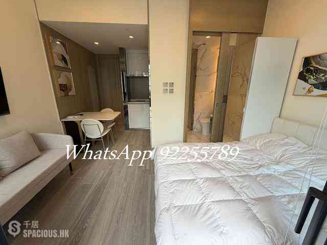 Sai Ying Pun - The Queens 02