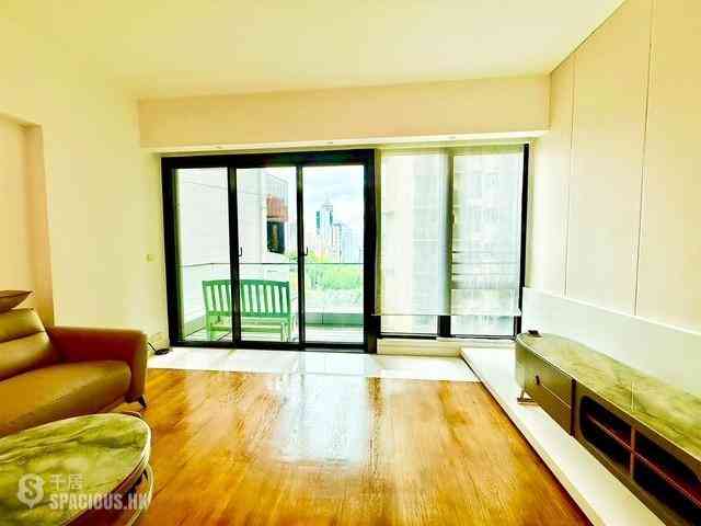 Mid Levels Central - 11, Macdonnell Road 01