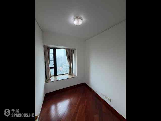 West Kowloon - The Arch Star Tower (Block 2) 03