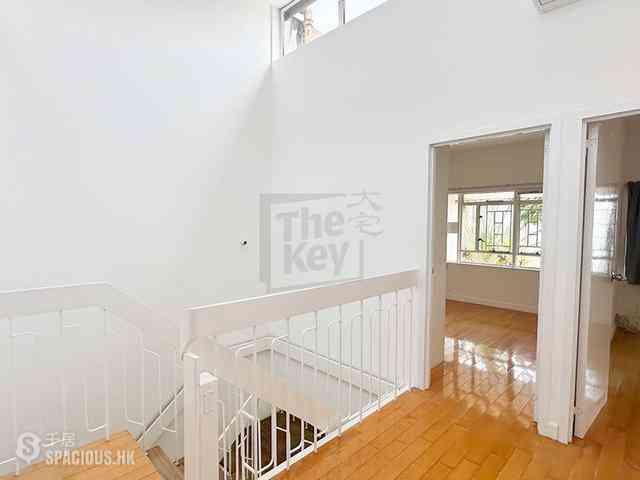 Pok Fu Lam - Bisney Villas 04