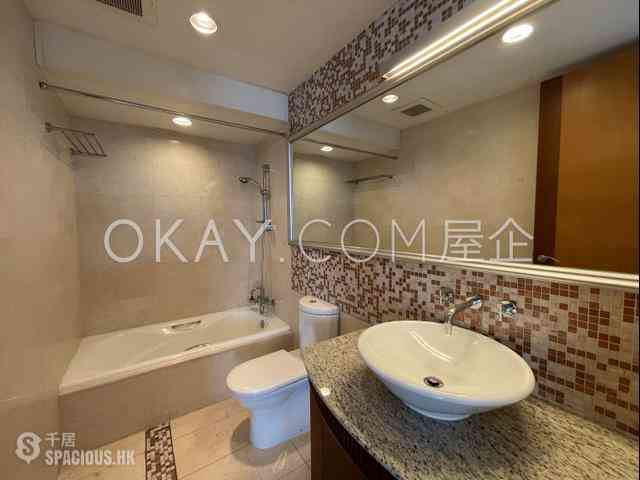 Pok Fu Lam - Villas Sorrento 07