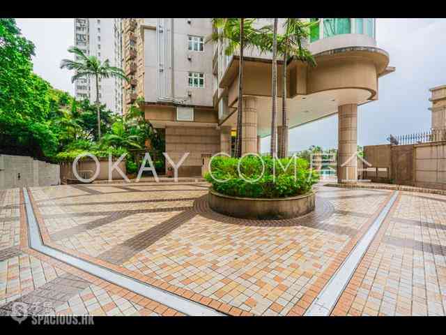 Pok Fu Lam - Villas Sorrento 23