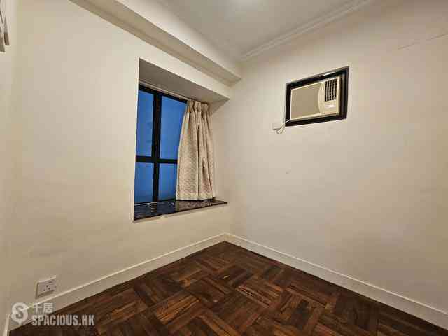 Wan Chai - Pinnacle Building 02
