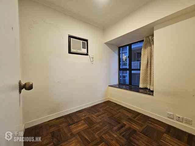 Wan Chai - Pinnacle Building 05