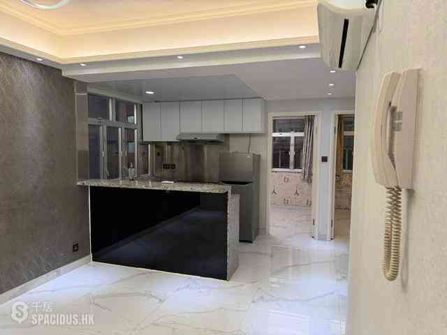 Wan Chai - Gold Jade Mansion 08
