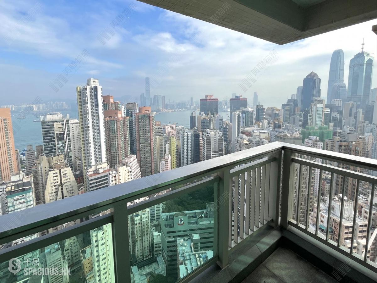 Sai Ying Pun - Centre Place 01