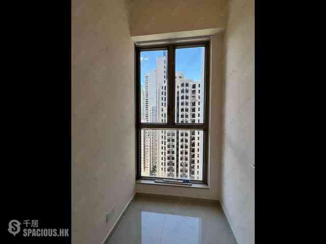 Sai Ying Pun - Island Crest Block 1 14