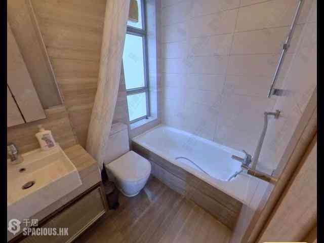 Sai Ying Pun - Island Crest Block 1 04