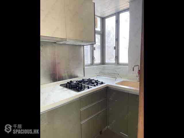Sai Ying Pun - Island Crest Block 1 09