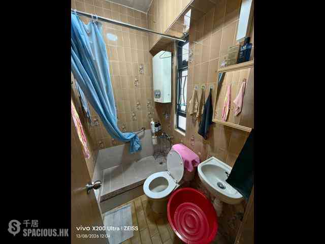 Kennedy Town - Leader House 06