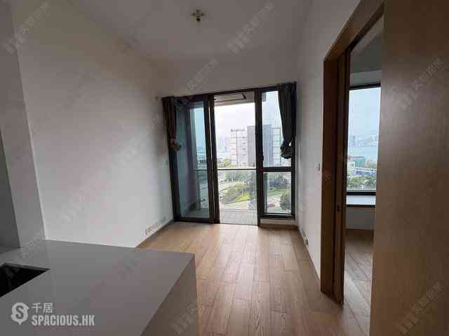 Wan Chai - The Gloucester 01