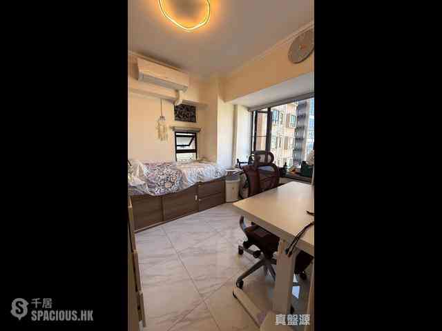 Mid Levels Central - Robinson Heights Block 2 06