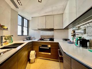 Sai Ying Pun - The Summa Block 1 06
