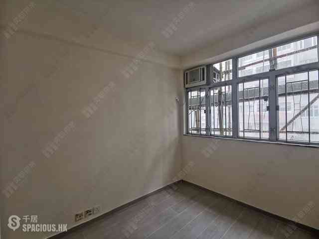Wan Chai - Lee Wing Building 05