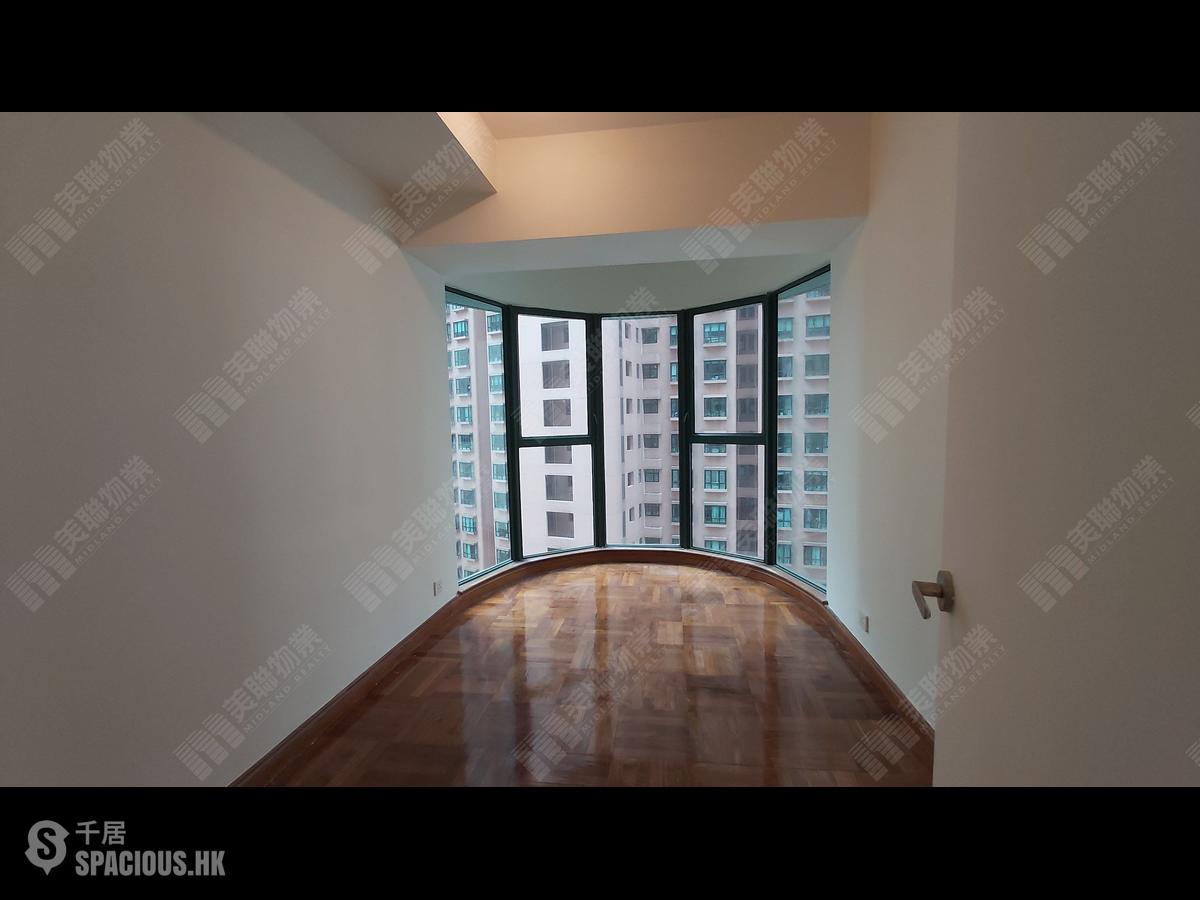 Mid Levels Central - Hillsborough Court Block 2 01