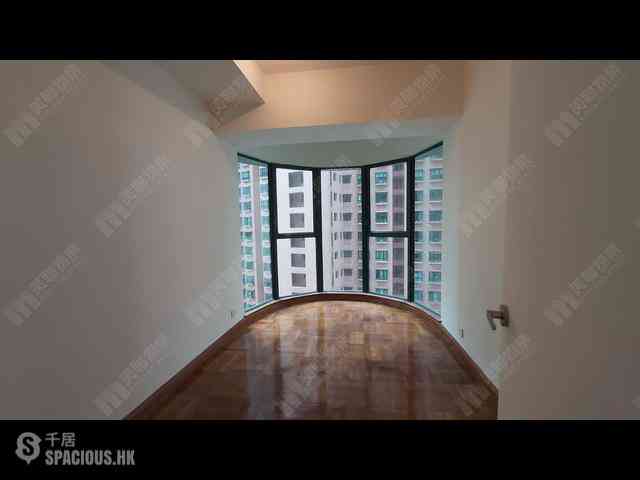 Mid Levels Central - Hillsborough Court Block 2 01