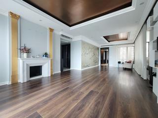 Mid Levels Central - 11, Macdonnell Road 02